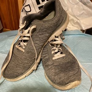 Ladies sketchers size 8 1/2